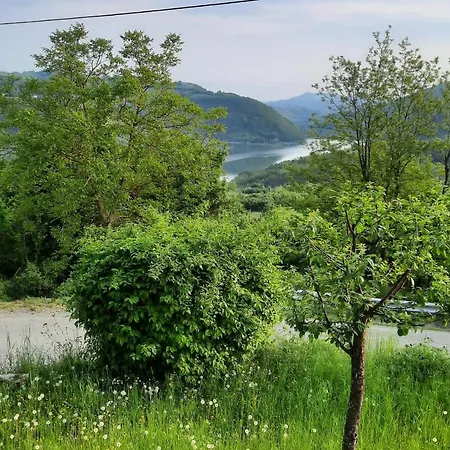 Дом отдыха Casa In Sasso Con Piscina Vernasca